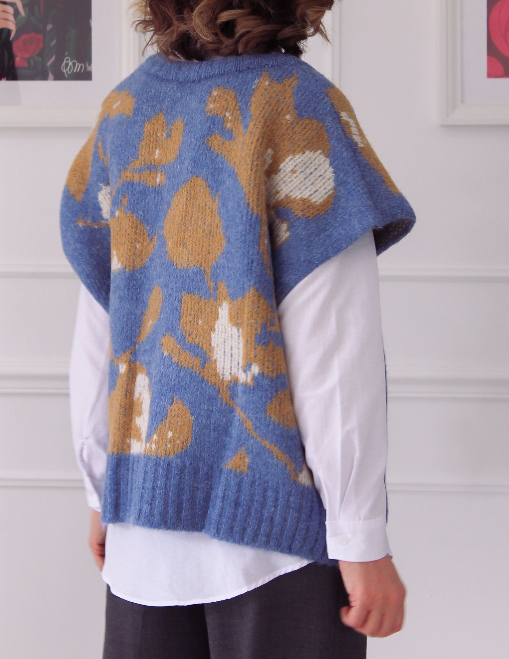 Pull avec motif et chemise intégrée