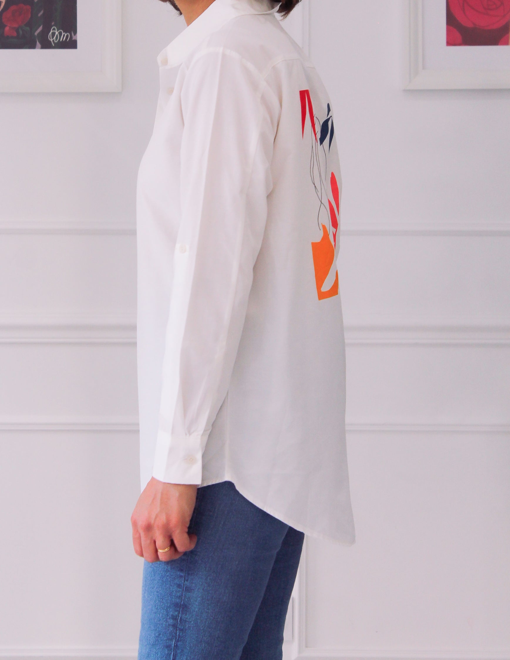 Shirt with feminine print