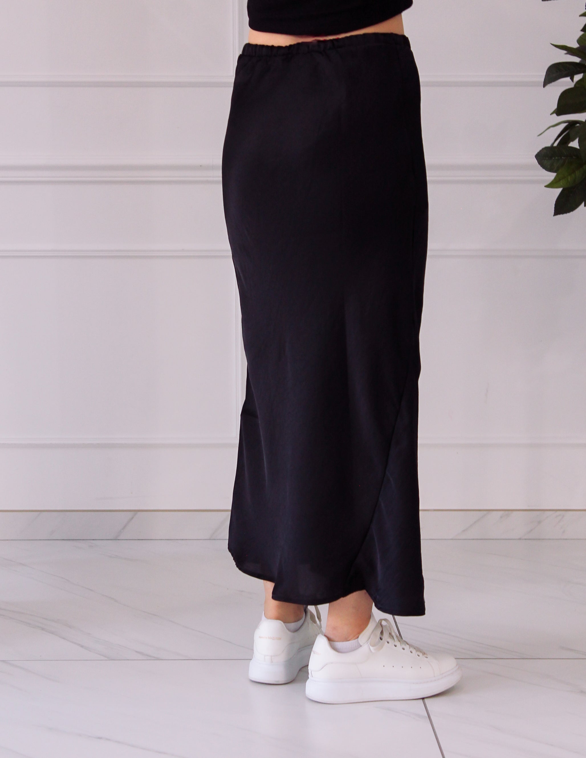 Jupe en satin asymétrique