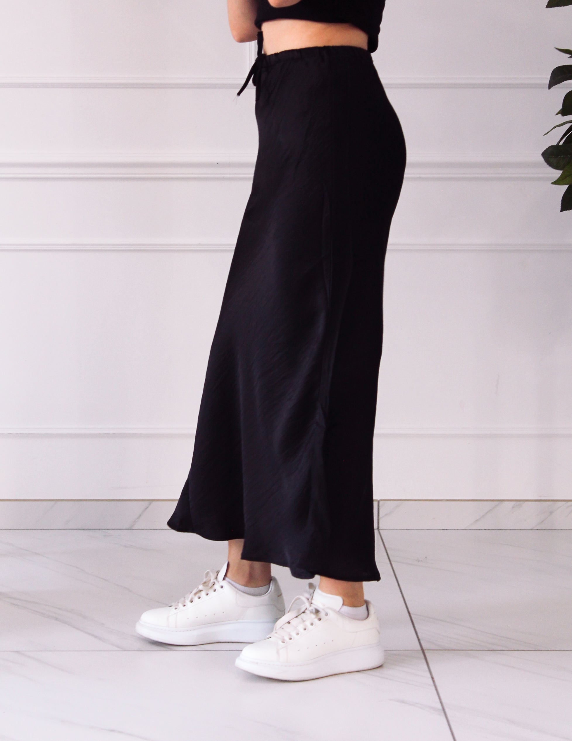 Jupe en satin asymétrique