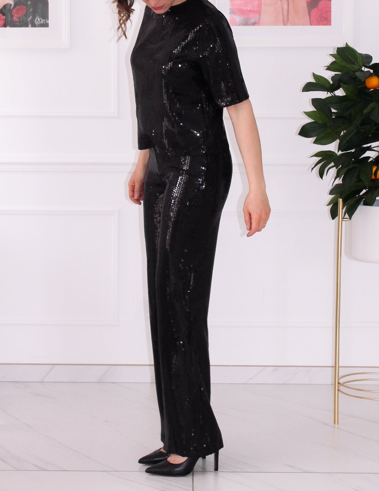Ensemble noir orné de sequins