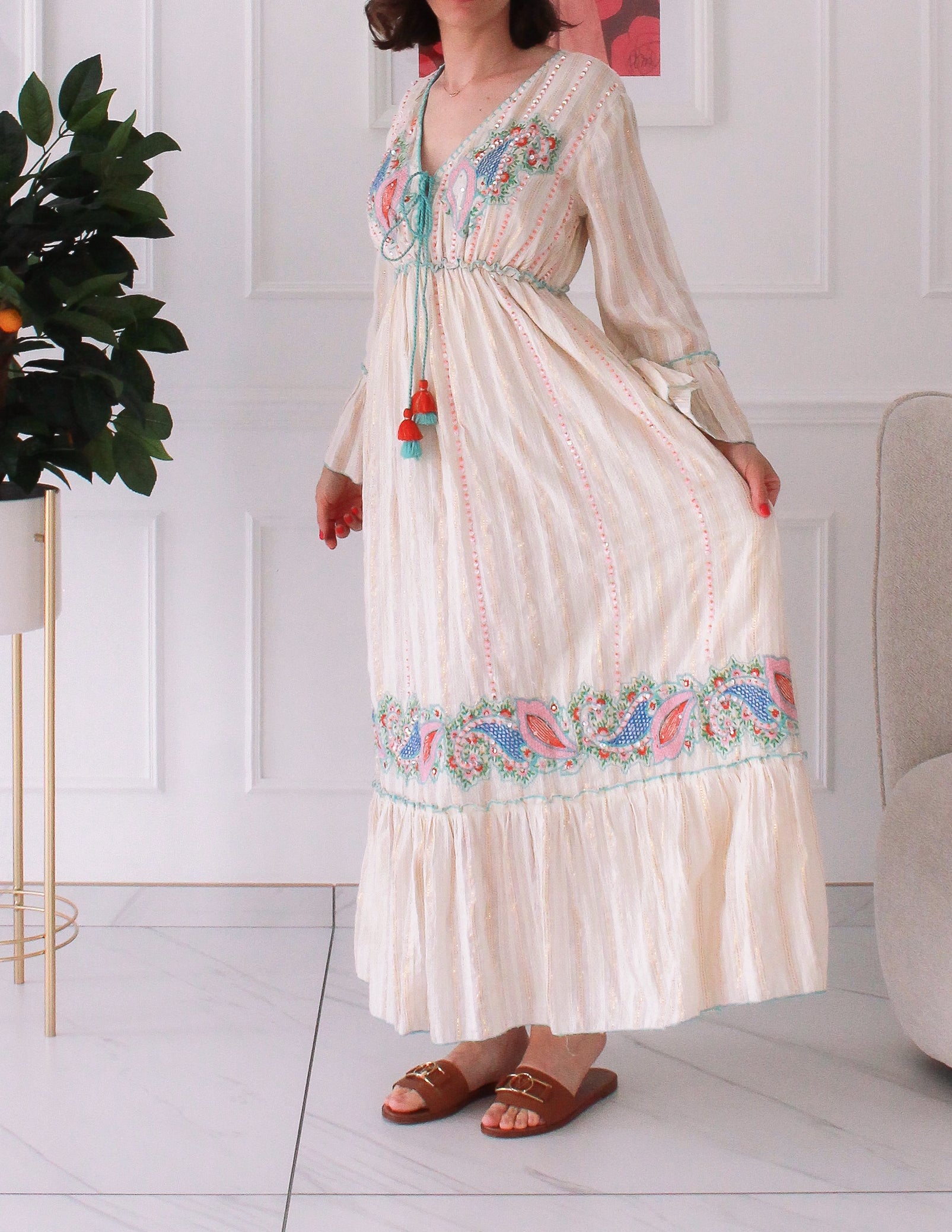 Robe d'été brodée bleu