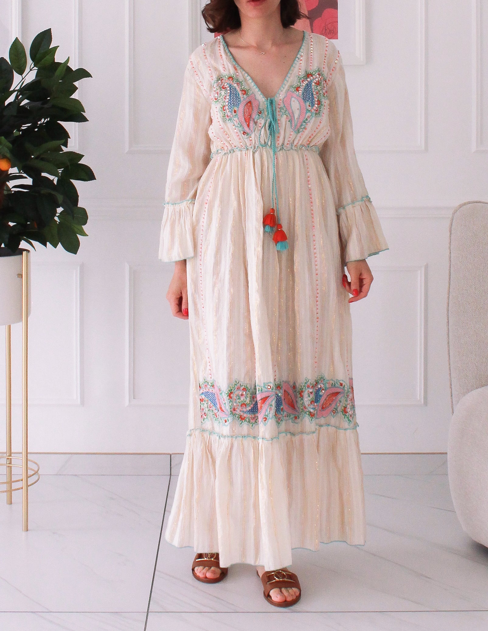 Robe d'été brodée bleu