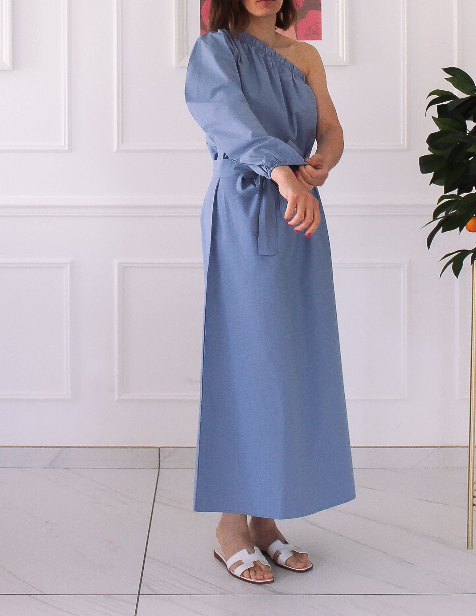 Robe longue manche asymétrique