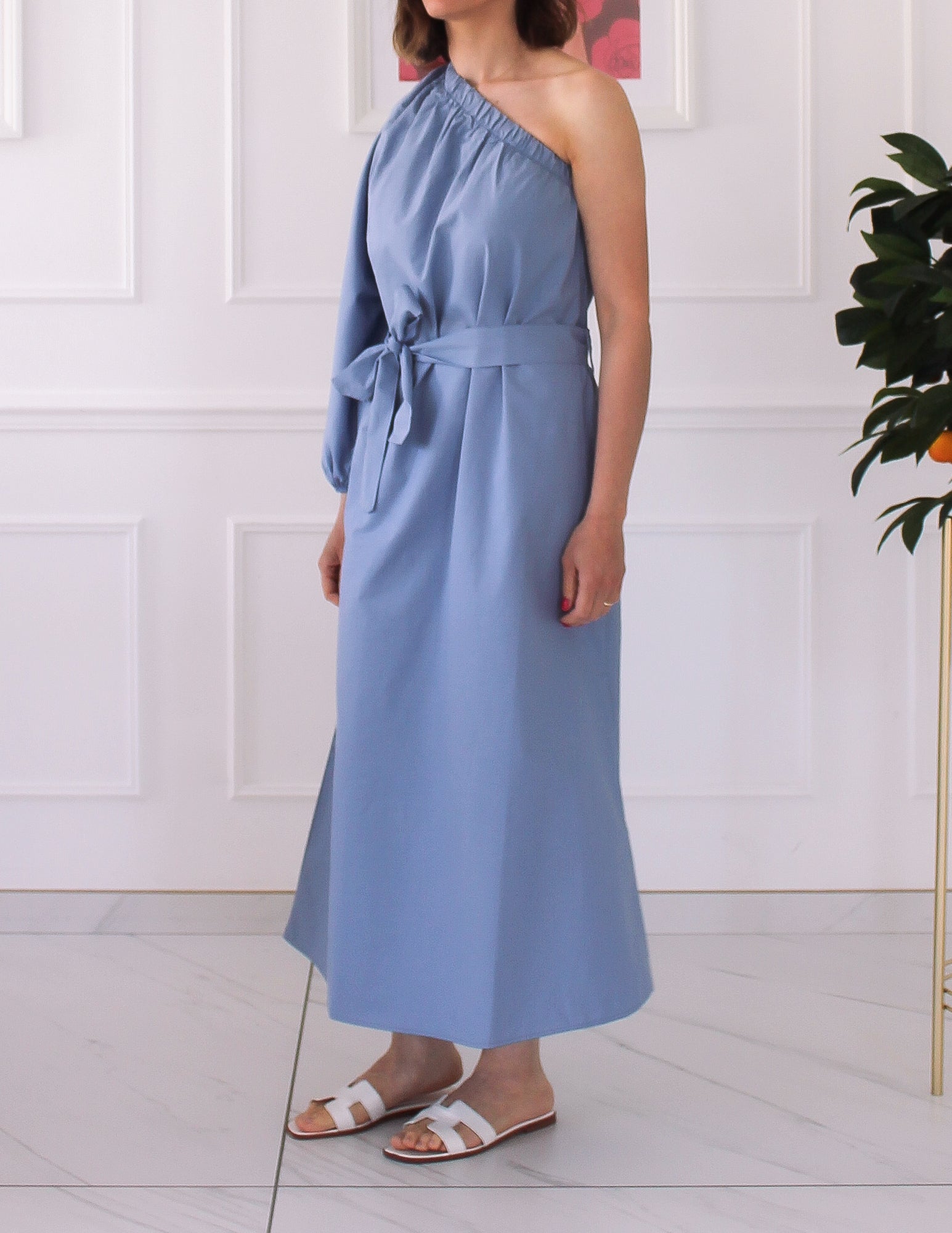 Robe longue manche asymétrique